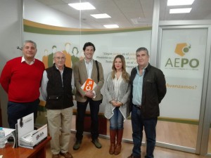 Raquel Morales, junto al coordinador de C`s Jaén, Luis Serrano acompañados de AEPO