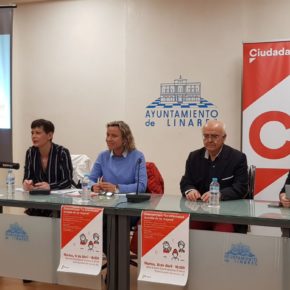 Cs visibiliza la endometriosis en Linares ante más de 60 personas con testimonios de profesionales sanitarios y mujeres que la padecen