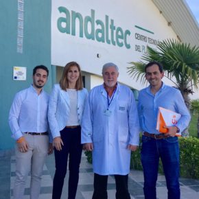 La candidata a la Alcaldía de Martos, Encarna Gutiérrez, visita las instalaciones de ANDALTEC