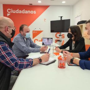Ciudadanos se reúne con los educadores sociales para conocer el recurso que han interpuesto contra la oferta de empleo de la Diputación de Jaén